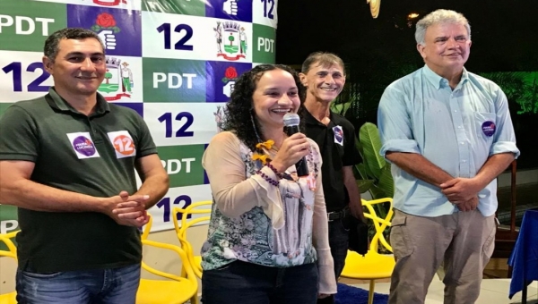 Candidata a prefeita Maria Lucinéia realiza caminhada no Bairro da Praia e à noite um comício virtual 